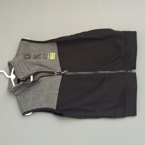 DKNY Kids Fleece Vest Size 7. Full Front Zipper. Black Gray Colorblock.